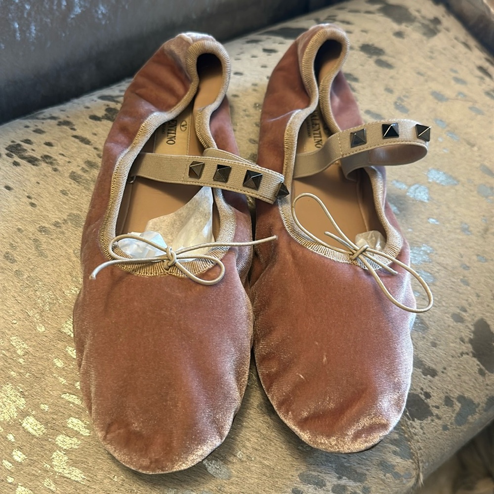Valentino Garavani Rockstud Velvet Ballerina size 7